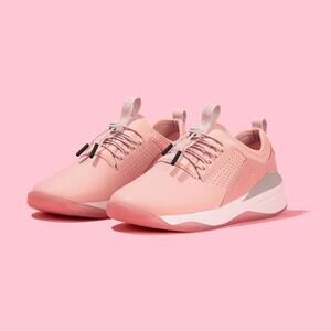 Clove Women’s Classic Nursing Shoes in Pink